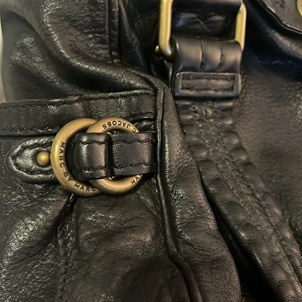 🦩CLEARANCE🦩Large Marc Jacobs black leather shoulder bag with original dust bag - Picture 3 of 7